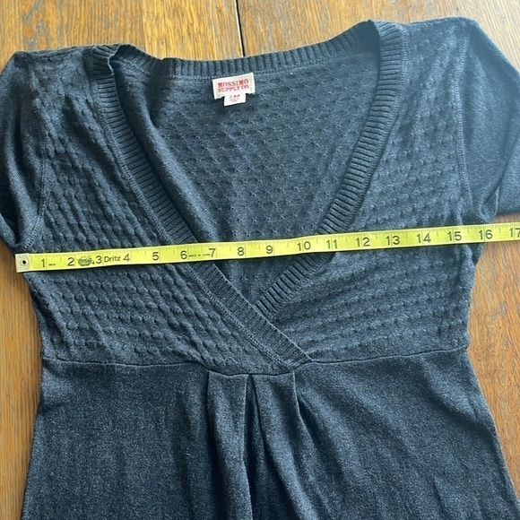 Mossimo Supply Co Gray Mock Wrap Sweater Lightweight 3/4 Sleeves Size Medium - Picture 8 of 15